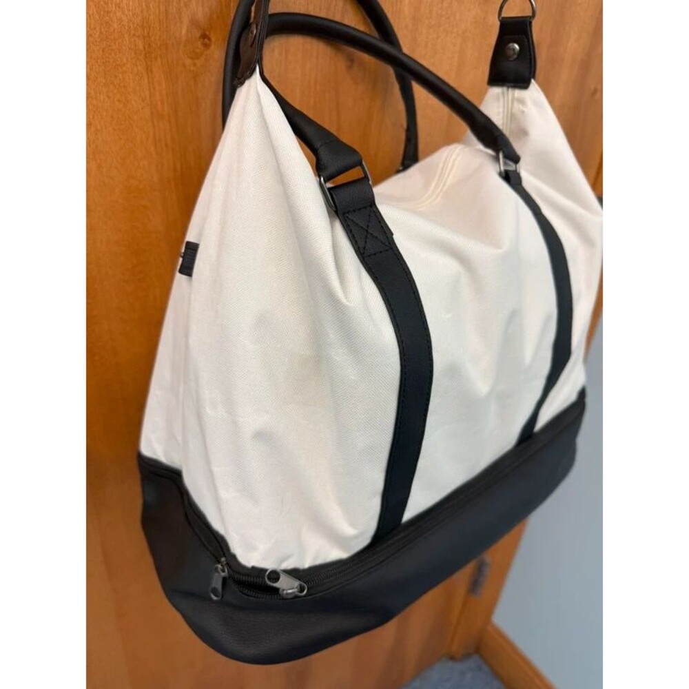 DSW minimalist white-black weekender duffel - Picture 7 of 16